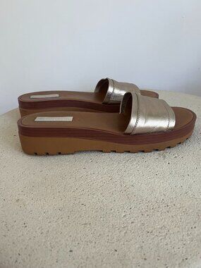 See by Chloe Gold slip on scandals, size 8